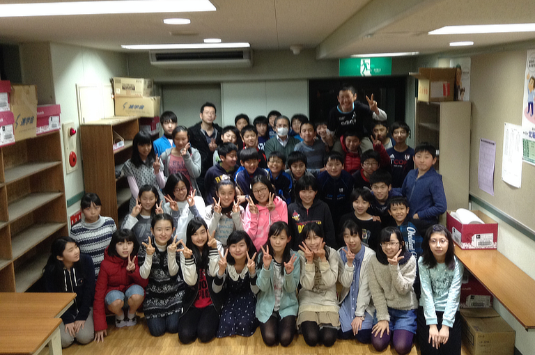 札幌の学習塾「現役予備校TANJI」の塾生集合写真（小学生6年生）